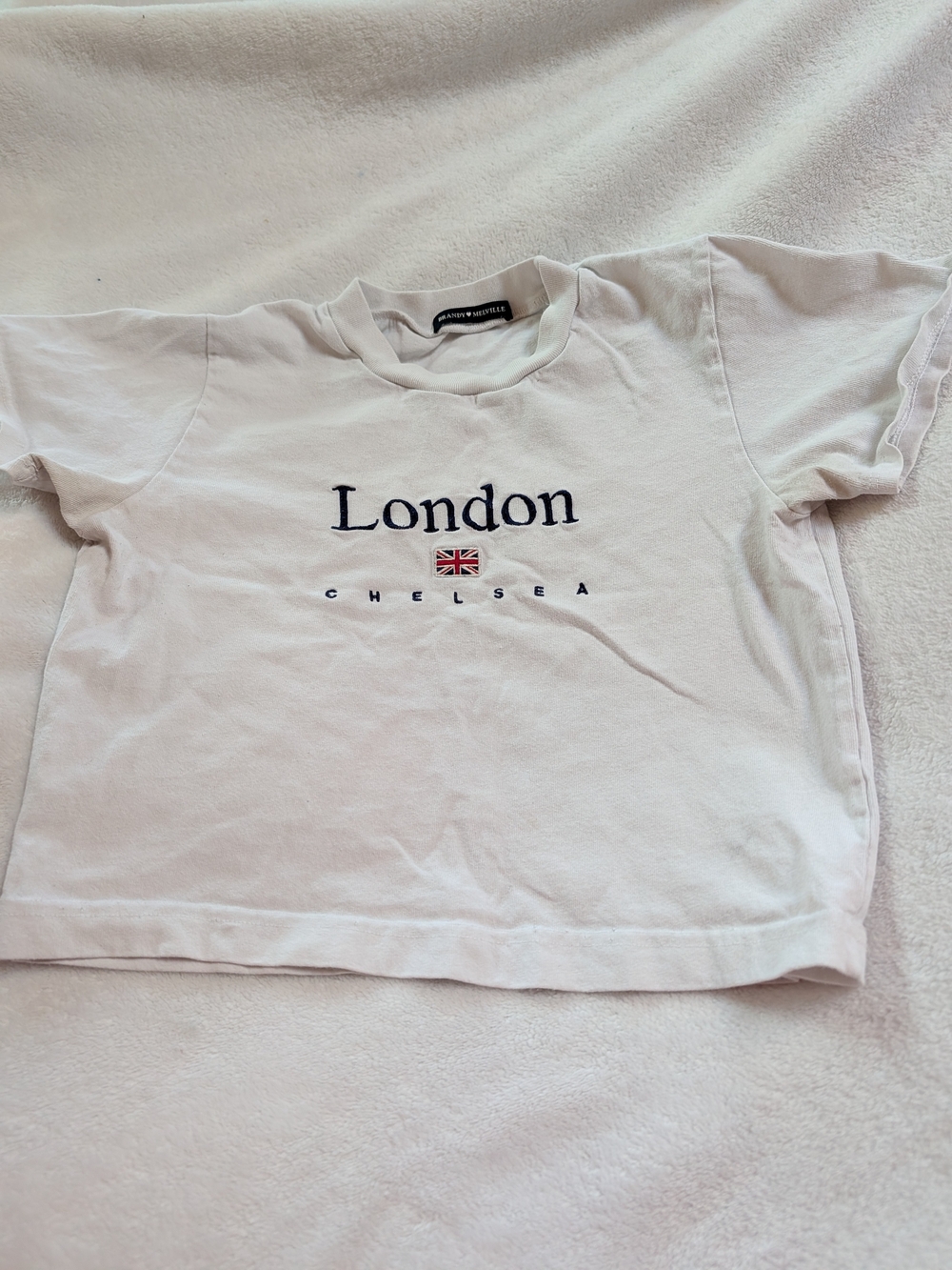 Brandy Melville Cropped White London  Graphic Tee